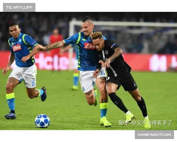 战术板：解析巴黎圣日耳曼大胜中，新援中场组织的进攻套路